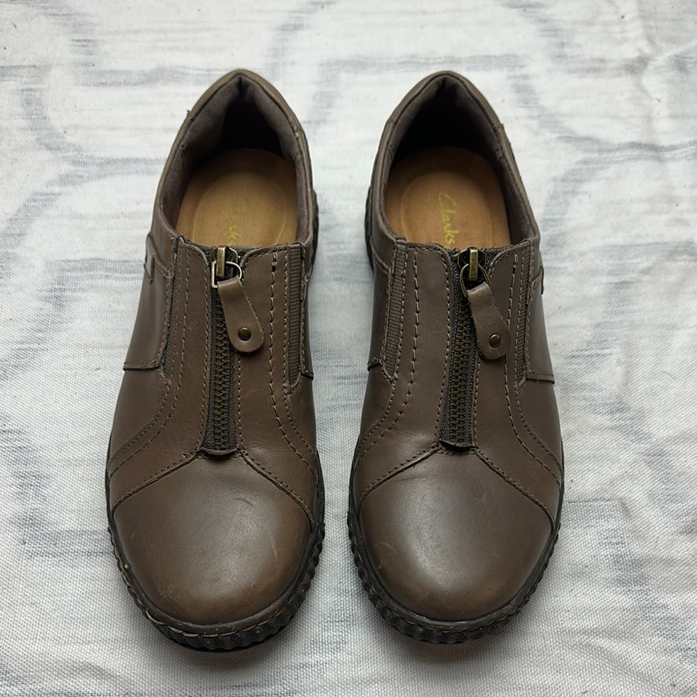 Clarks Brown Leather Zippered Loafers  sz 8